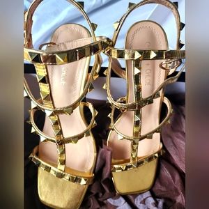 Chase & Chloe sandal